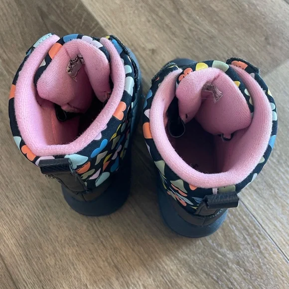 Heart Pattern Toddler Snow Boots Size 9T - Picture 5 of 6